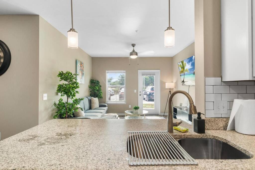 Elegant 1Br/1Ba Condo With Pool, Gym And Laundry Melbourne Luaran gambar