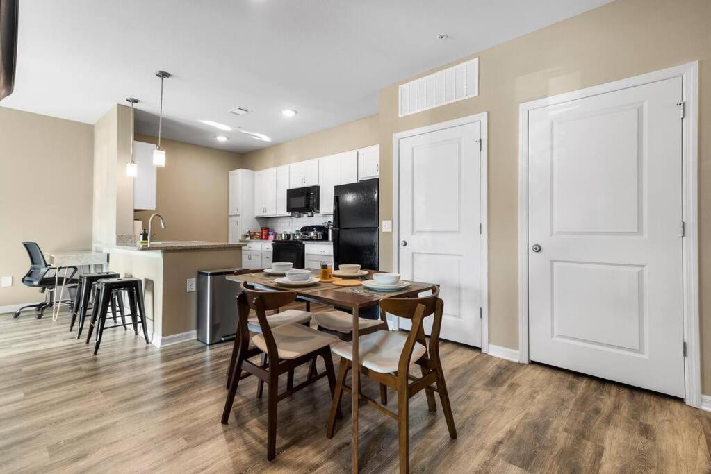 Elegant 1Br/1Ba Condo With Pool, Gym And Laundry Melbourne Luaran gambar