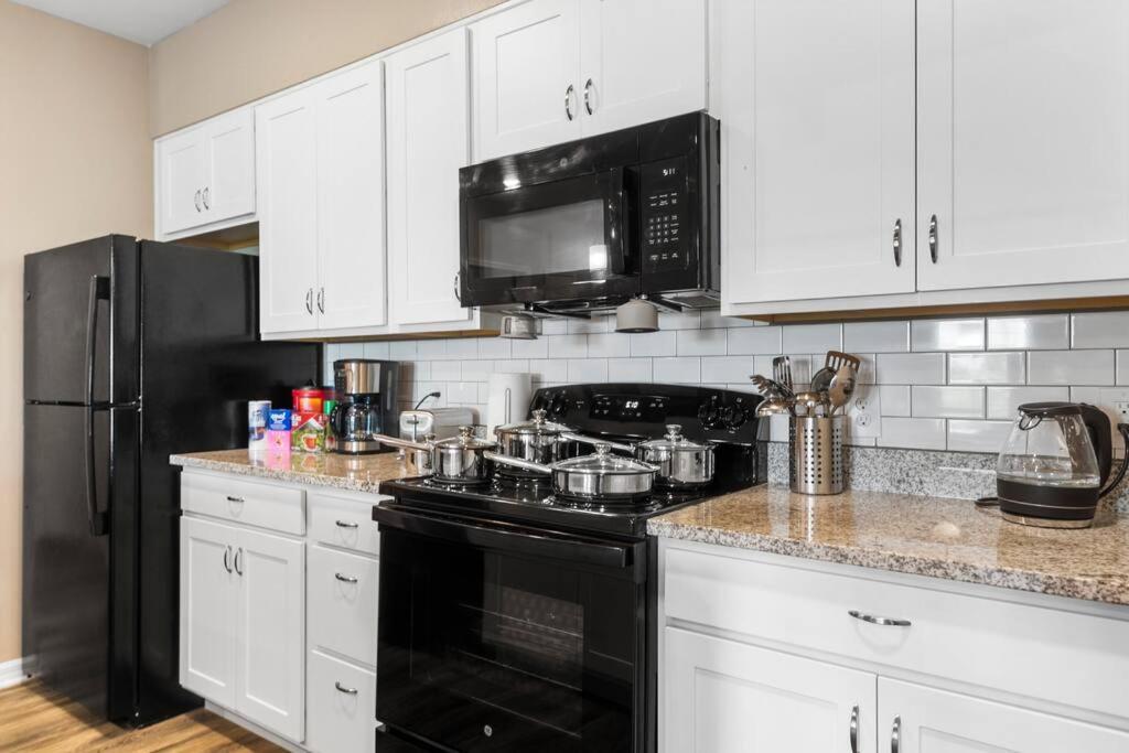 Elegant 1Br/1Ba Condo With Pool, Gym And Laundry Melbourne Luaran gambar