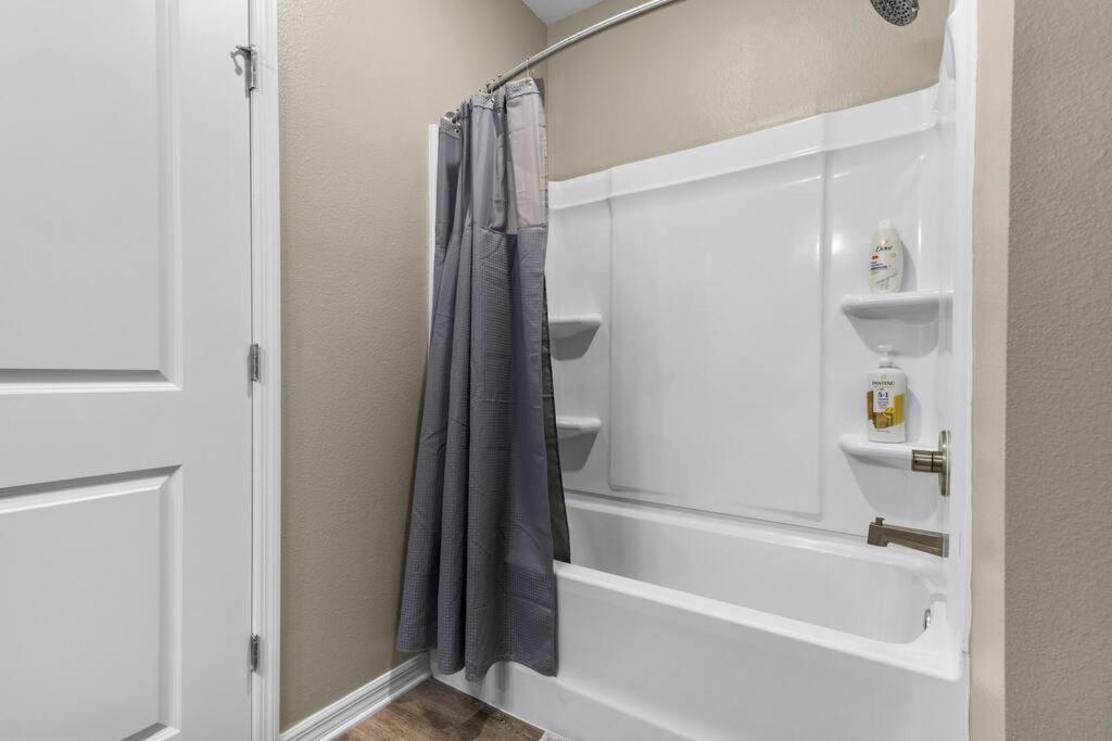 Elegant 1Br/1Ba Condo With Pool, Gym And Laundry Melbourne Luaran gambar