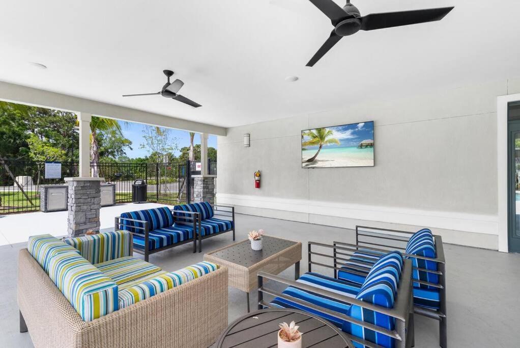 Elegant 1Br/1Ba Condo With Pool, Gym And Laundry Melbourne Luaran gambar