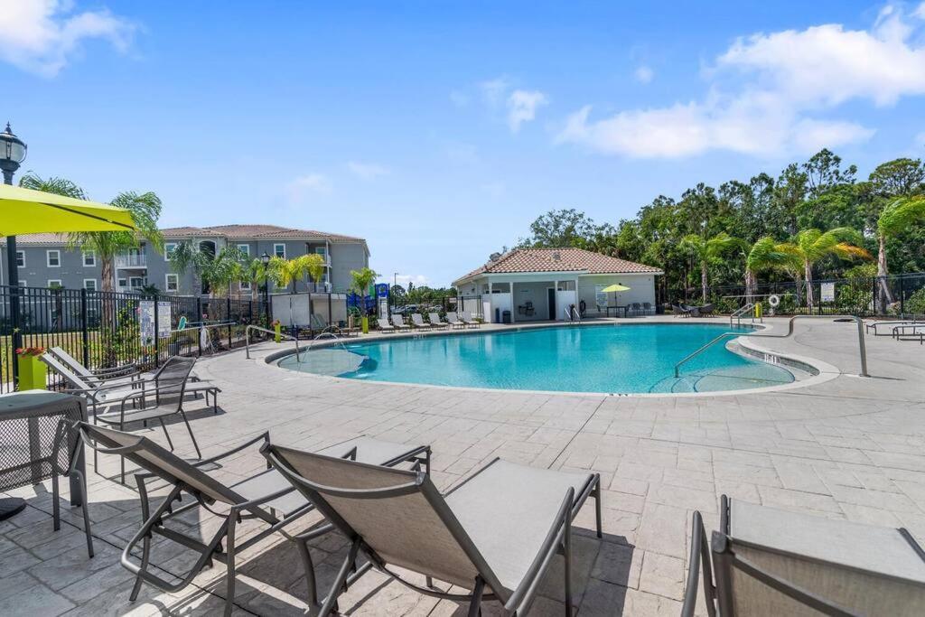 Elegant 1Br/1Ba Condo With Pool, Gym And Laundry Melbourne Luaran gambar